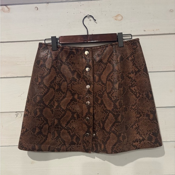 ASTR Tan and Brown Snake Print Skirt in size small - Picture 4 of 13